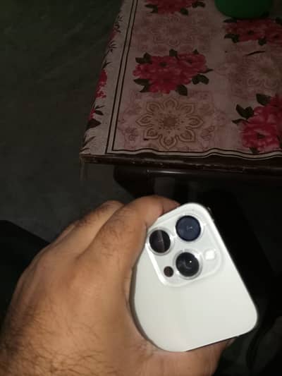 iPhone 15 pro max white color