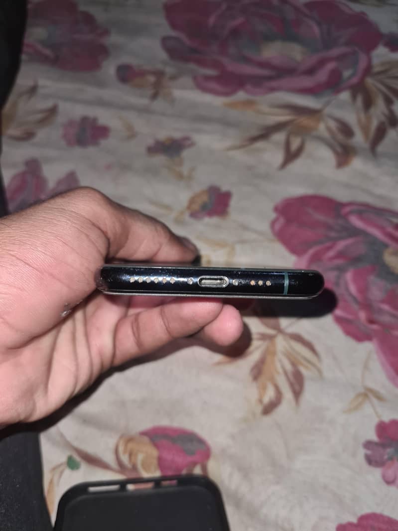 Apple iPhone 11 Pro 5