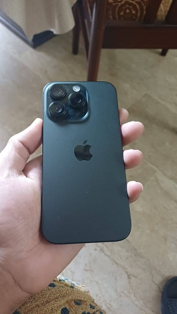 Apple iPhone 16 Pro 0