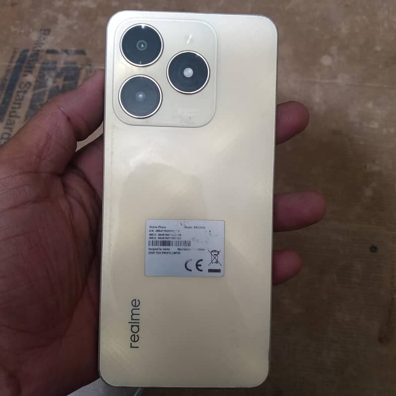 Realme C61 1