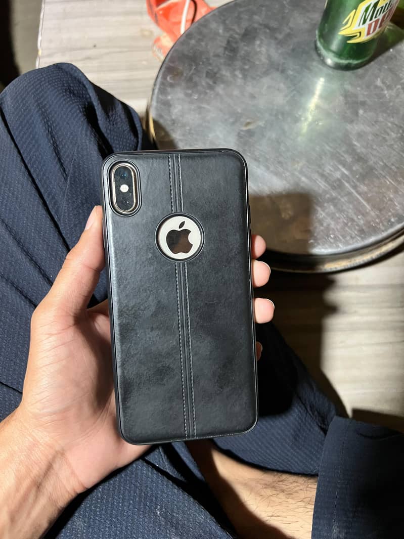 Apple iphone xs max 1