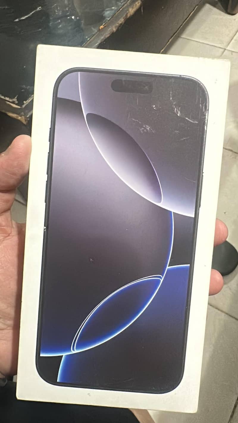 Apple iPhone 16 Pro Max 0
