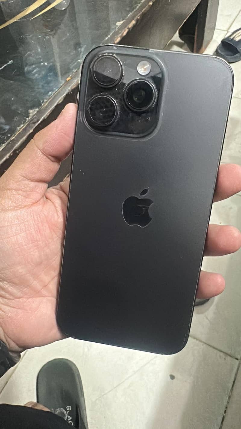 Apple iPhone 16 Pro Max 4
