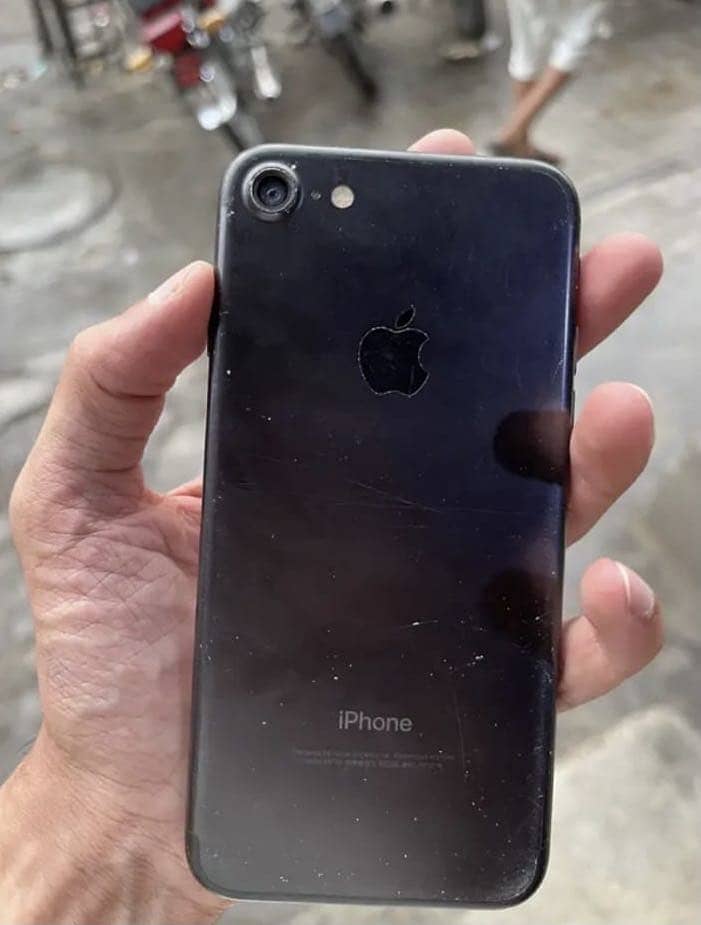 Apple iPhone 7 1