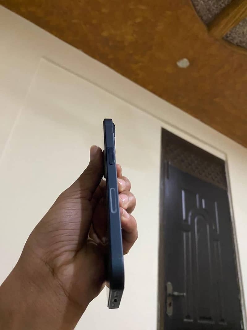 Apple iPhone 13 6