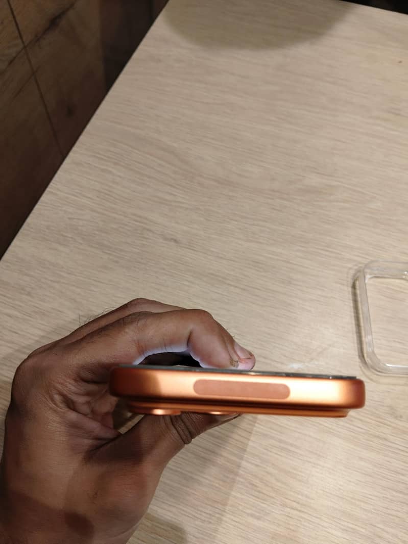 Apple iPhone 17 Pro Max 5