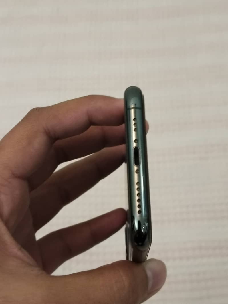 Apple iPhone 11 Pro 9