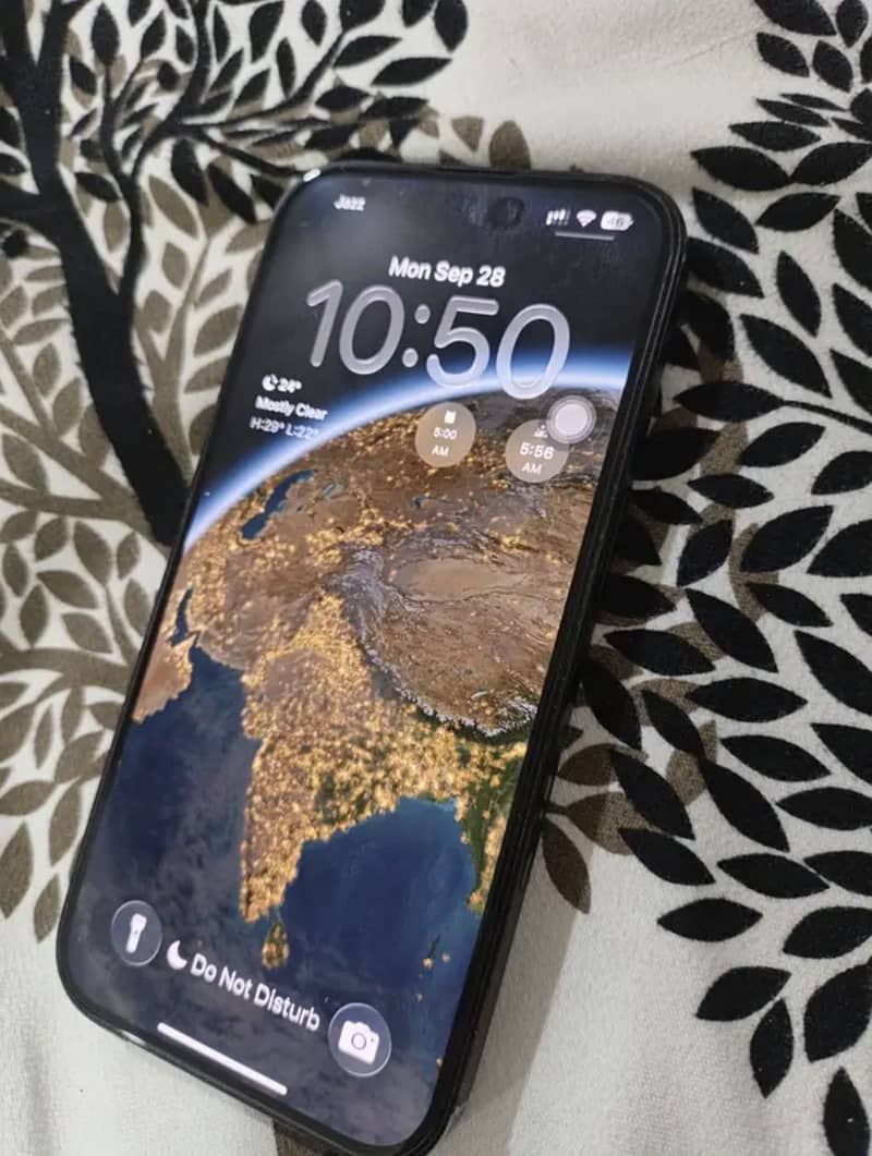 iPhone 16 1