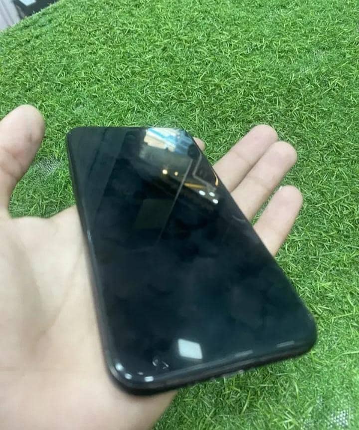 Apple iPhone 11 Pro 3