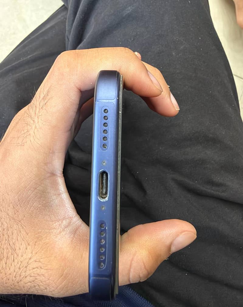 Apple iPhone 17 Pro Max 4