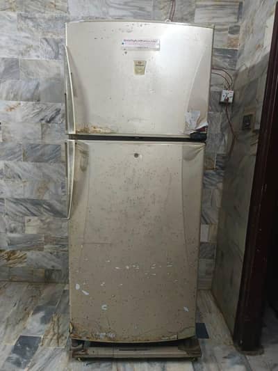 assalamualaikum I am selling my Dawlance fridge