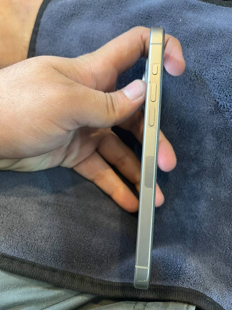 Apple iPhone 15 Pro Max 5