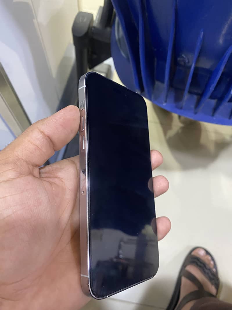 Apple iPhone 14 Pro Max 4