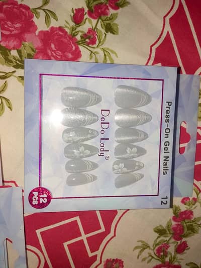 press on nails