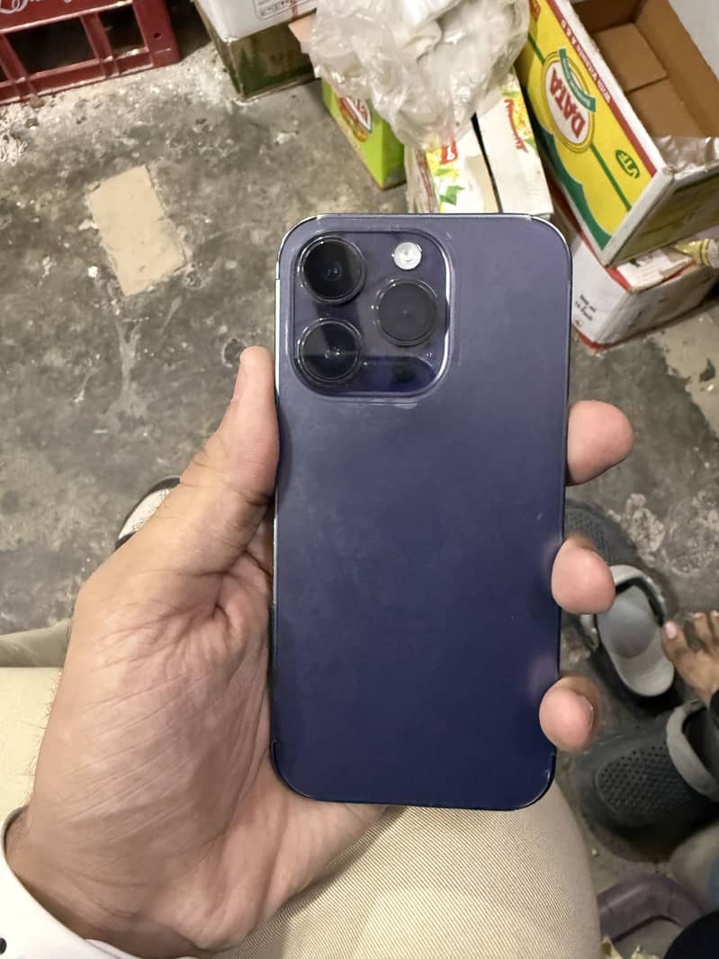 Apple iPhone 14 Pro 1
