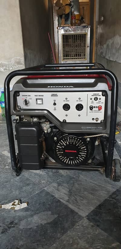 Honda 6500 Watt Generator EG6500CXS 10/9 Condition Brand new home use