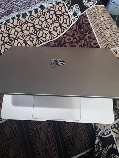 M2 2022 MacBook Air 8/500 GB