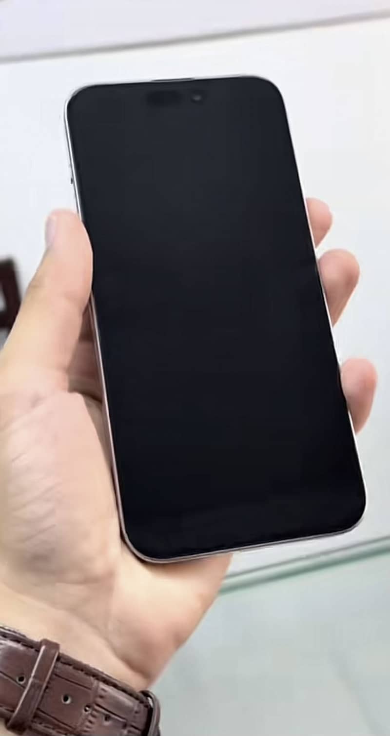 Apple iPhone 15 Pro Max 1