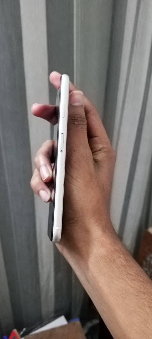 Apple iPhone SE 5