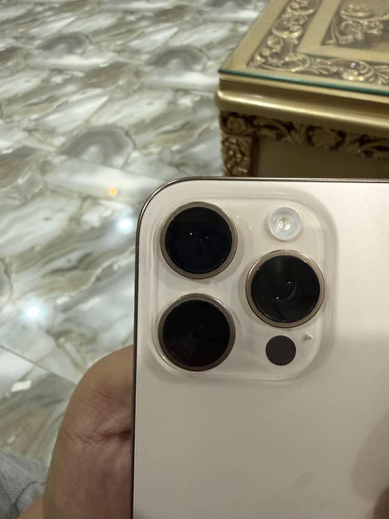 Apple iPhone 16 Pro 6