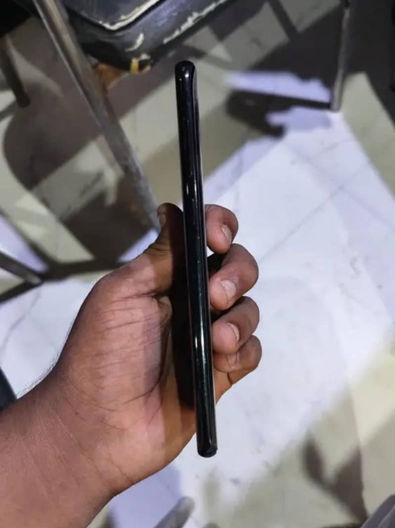 Samsung Mobile S8 Plus 1