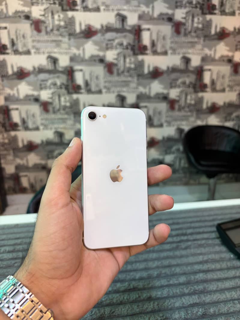 Apple iPhone SE 2nd Generation 0