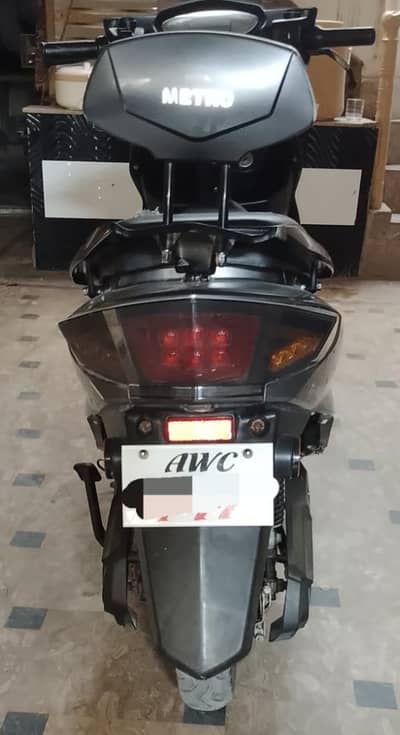 Metro Thrill Scooty