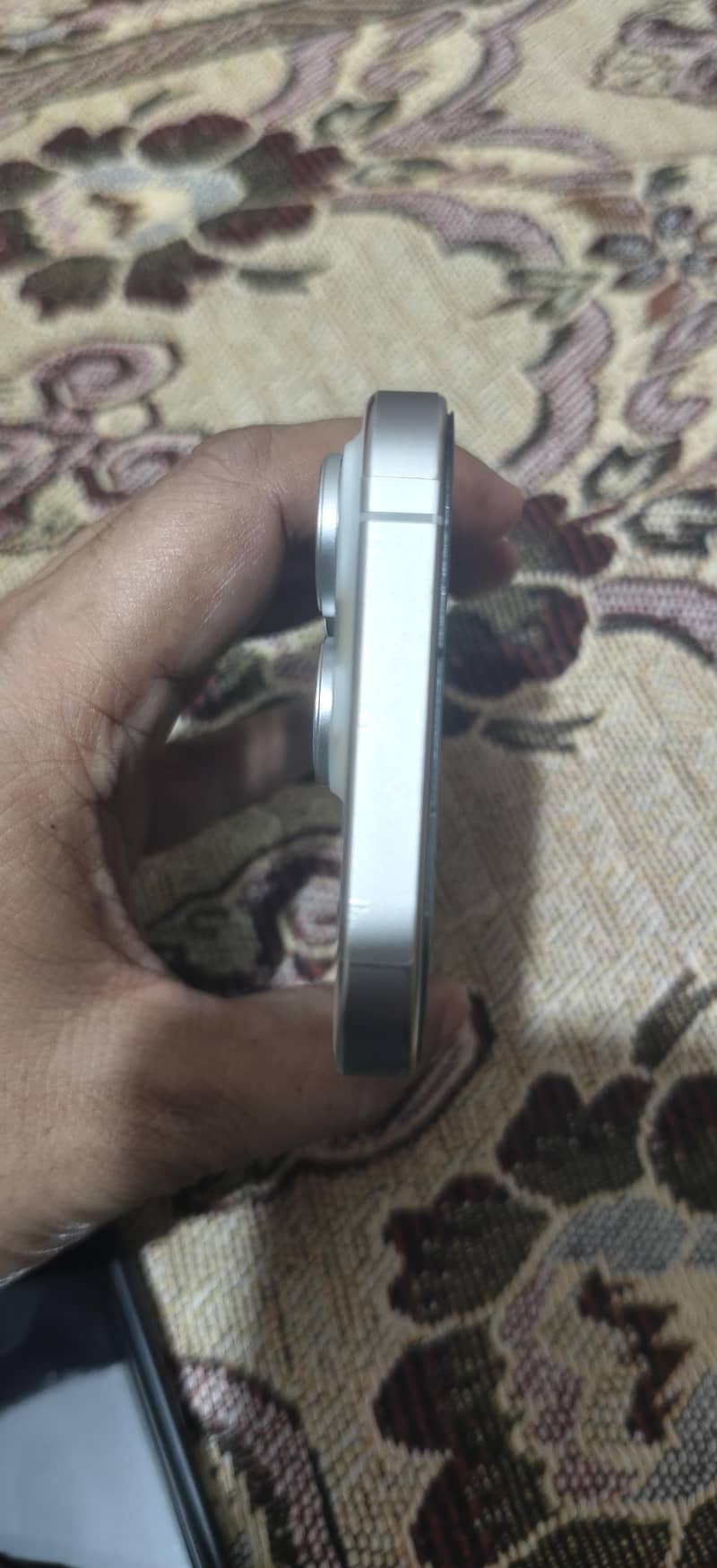 Apple iPhone 15 Pro 1