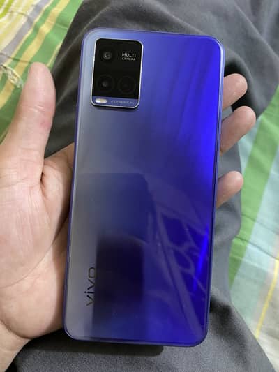 Vivo Y21 with box