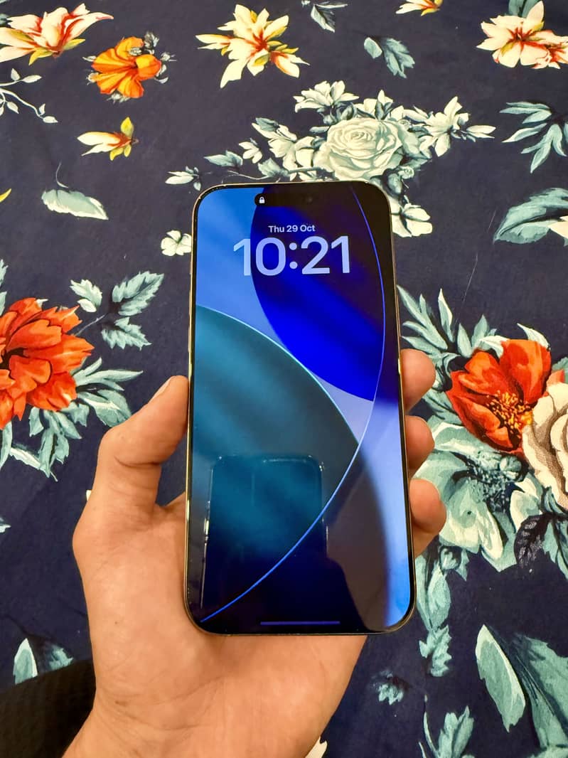 Apple iPhone 16 Pro Max 0