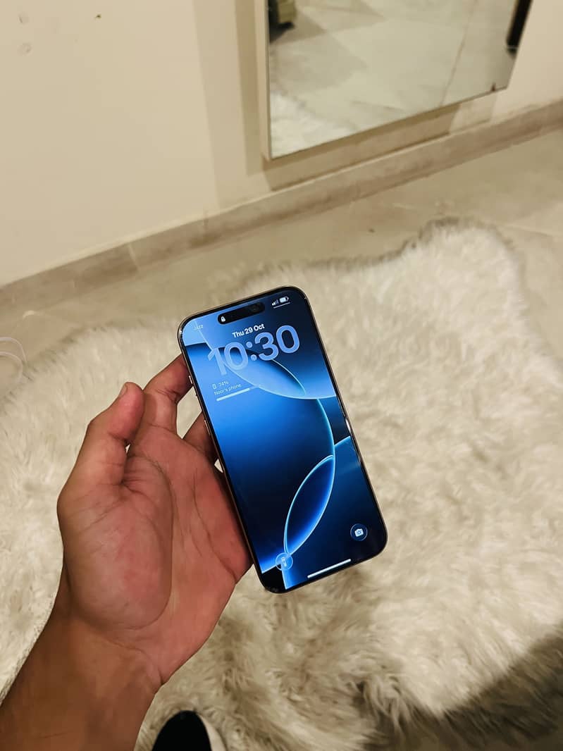 Apple iPhone 16 Pro Max 6