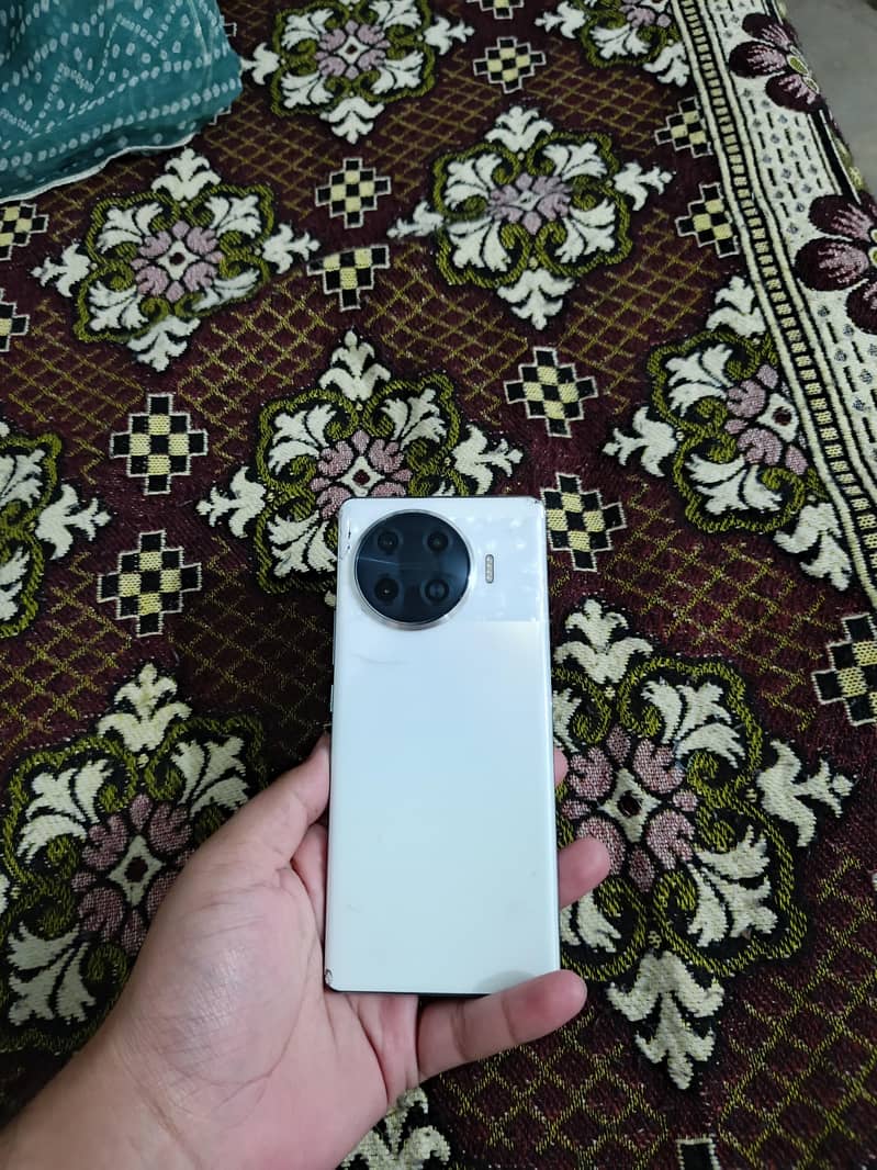 Tecno Spark 20 Pro Plus 0