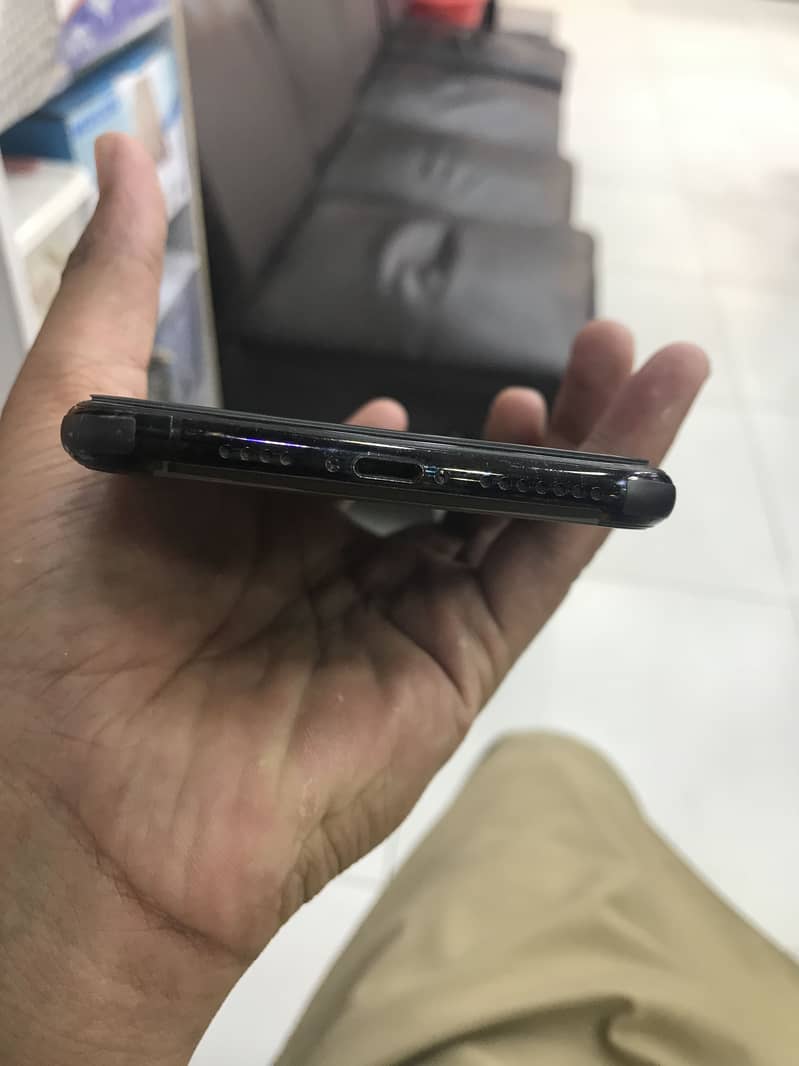 iPhone 11 Pro Max 1