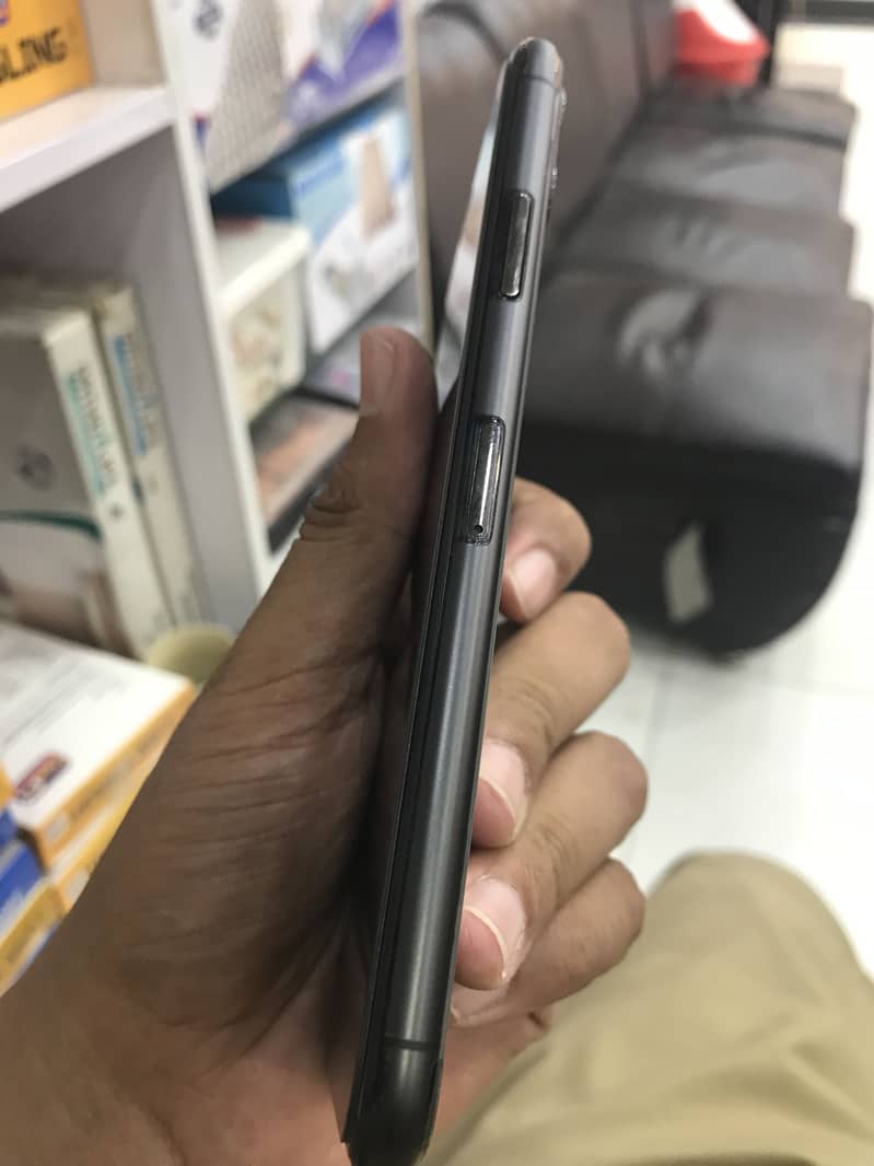 iPhone 11 Pro Max 5