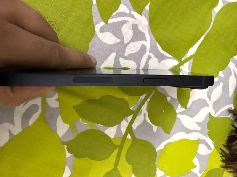 Apple iPhone 14 6