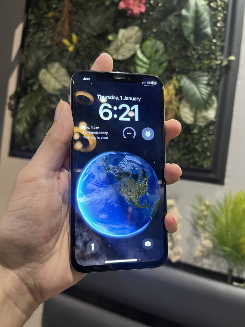 Apple iPhone X 0