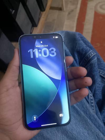 Apple iPhone 13
