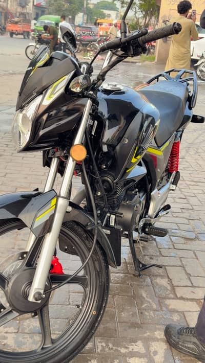 CB150F BLACK 2026 MODEL