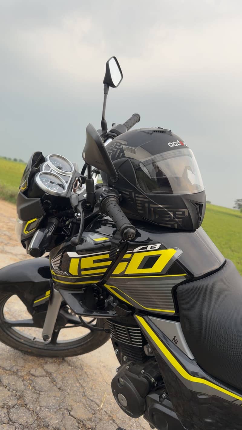 CB150F BLACK 2026 MODEL 1