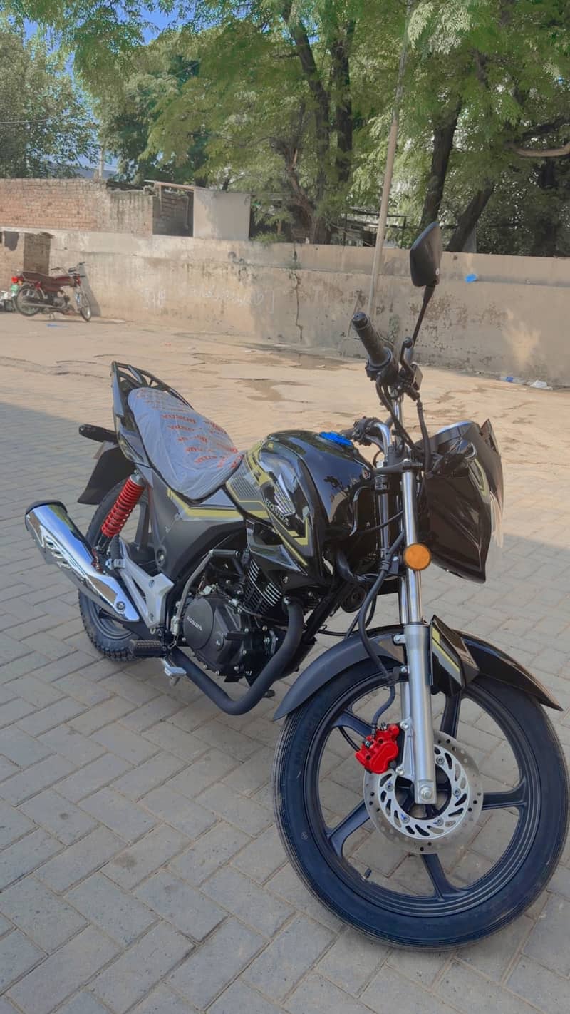 CB150F BLACK 2026 MODEL 3