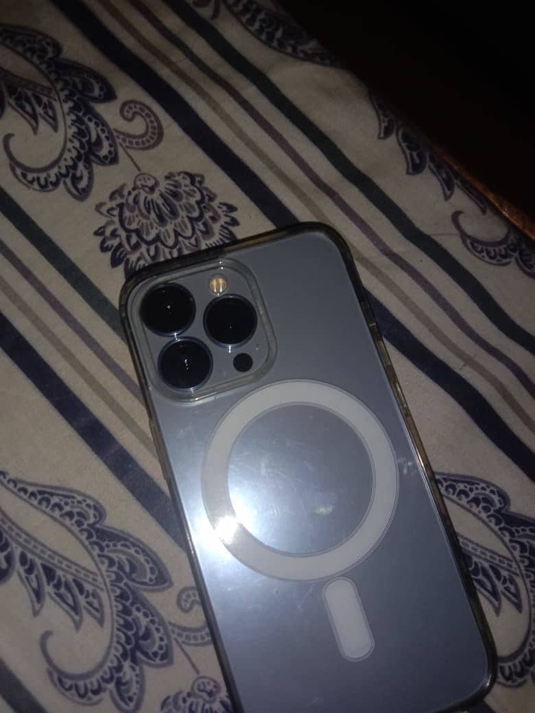 Apple iPhone 13 Pro 2