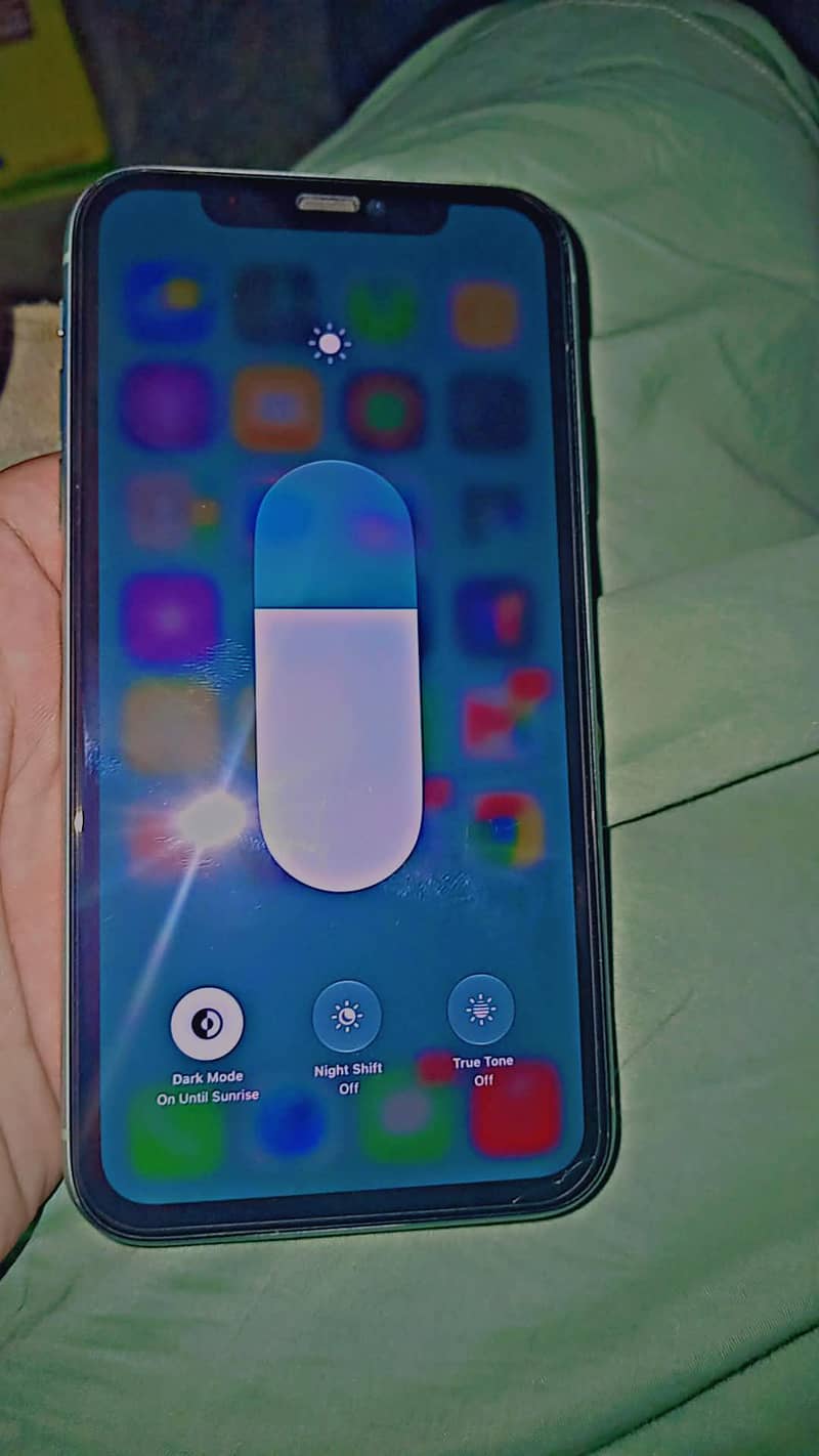 Apple iPhone 11 0