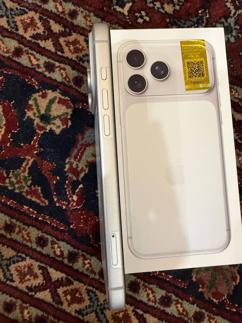 Apple iPhone 17 Pro Max 5