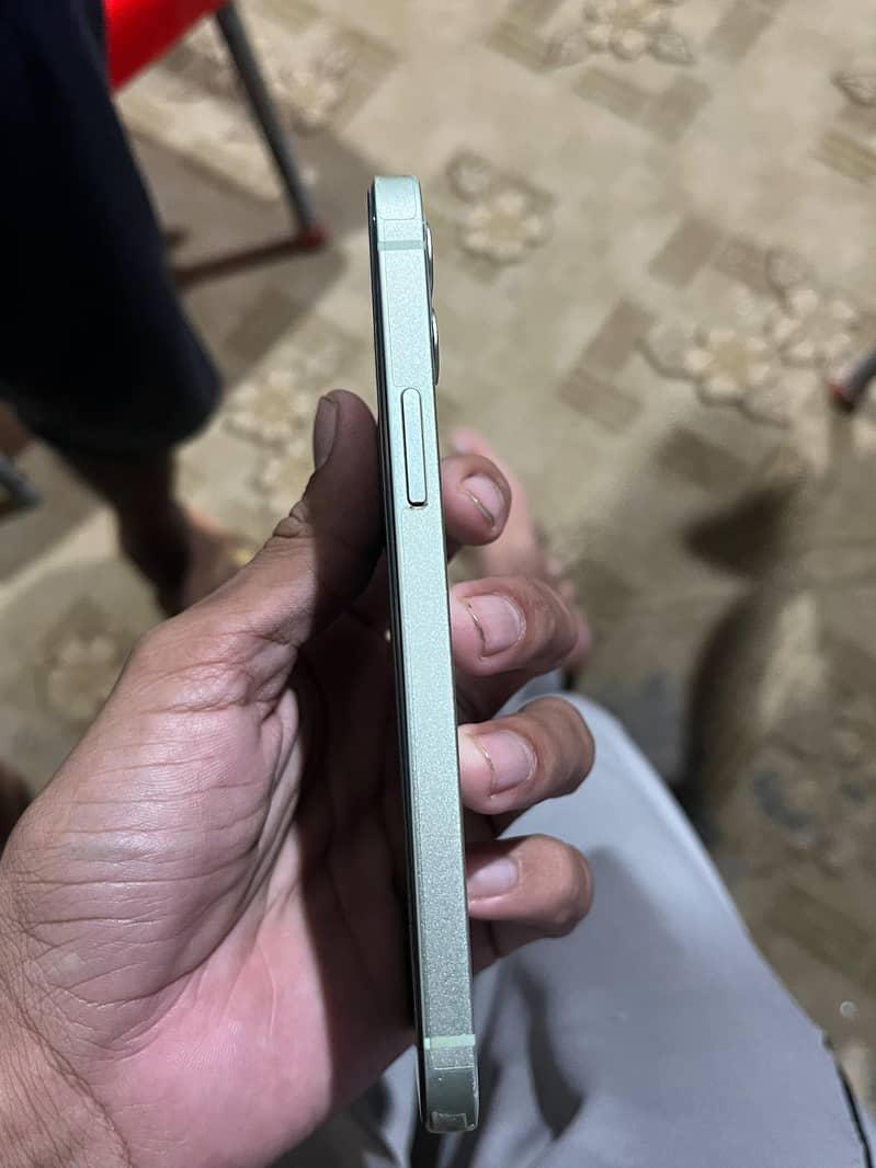 Apple iPhone 12 1