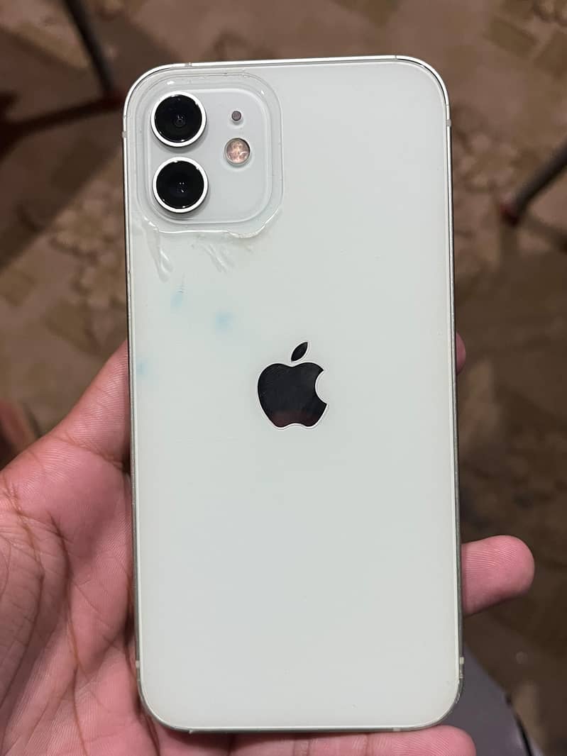 Apple iPhone 12 4
