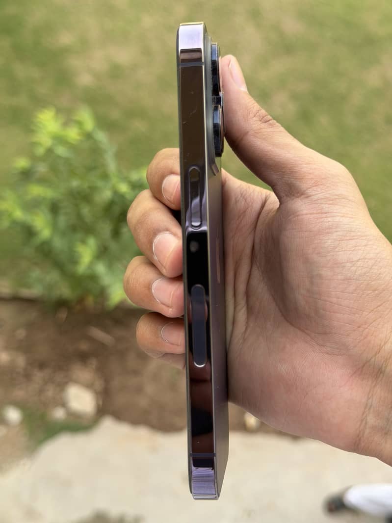 Apple iPhone 14 Pro 1