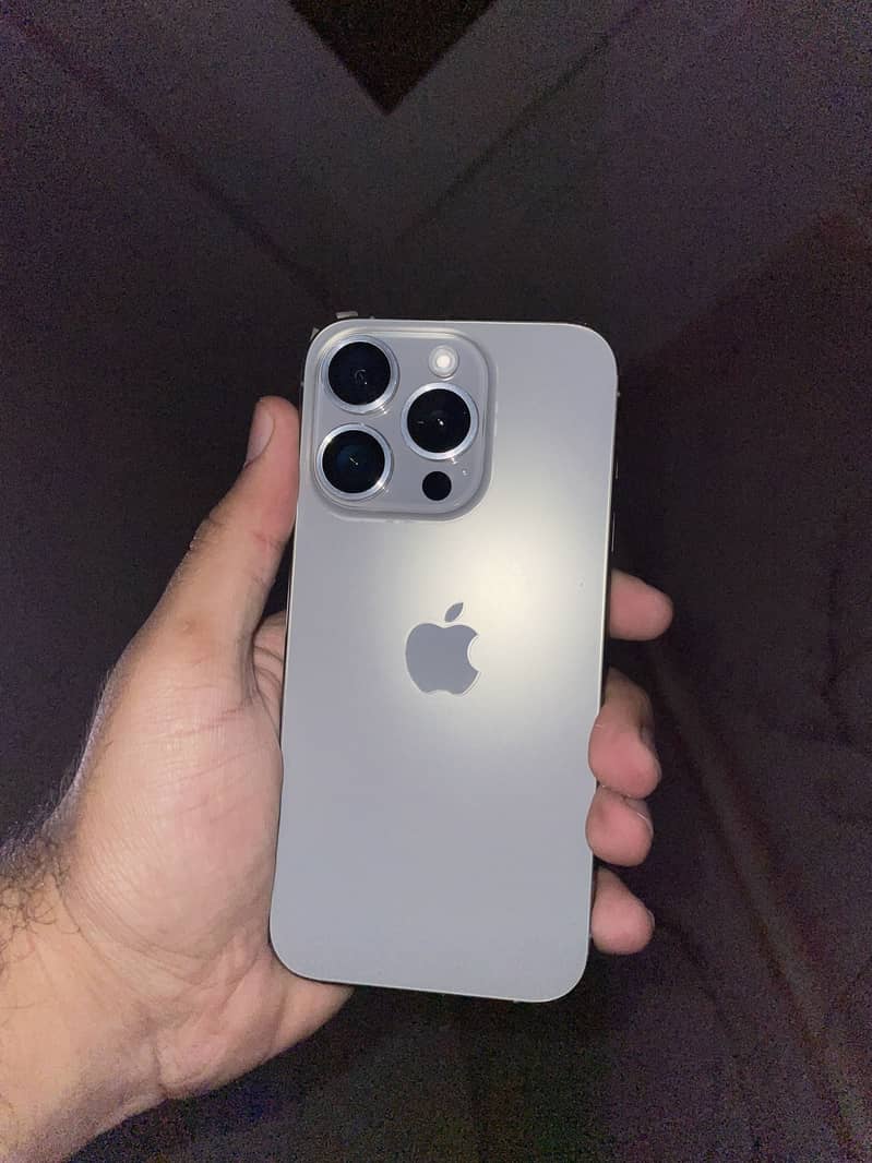 Apple iPhone 15 Pro 0