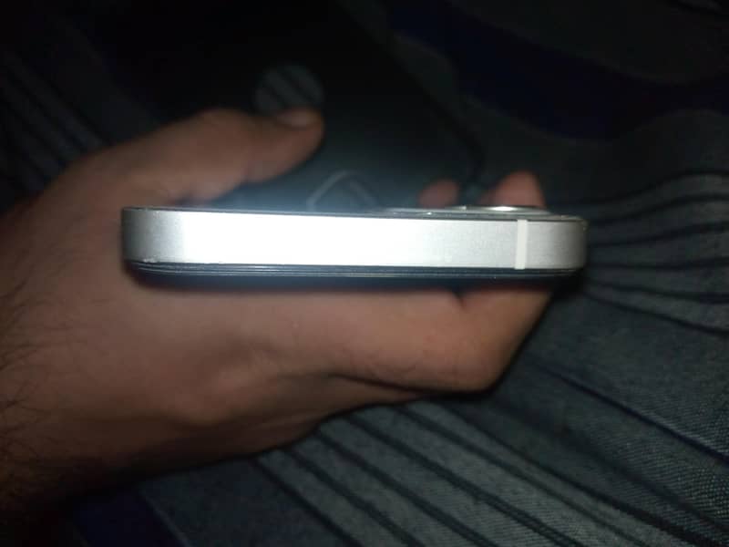 Apple iPhone 12 5