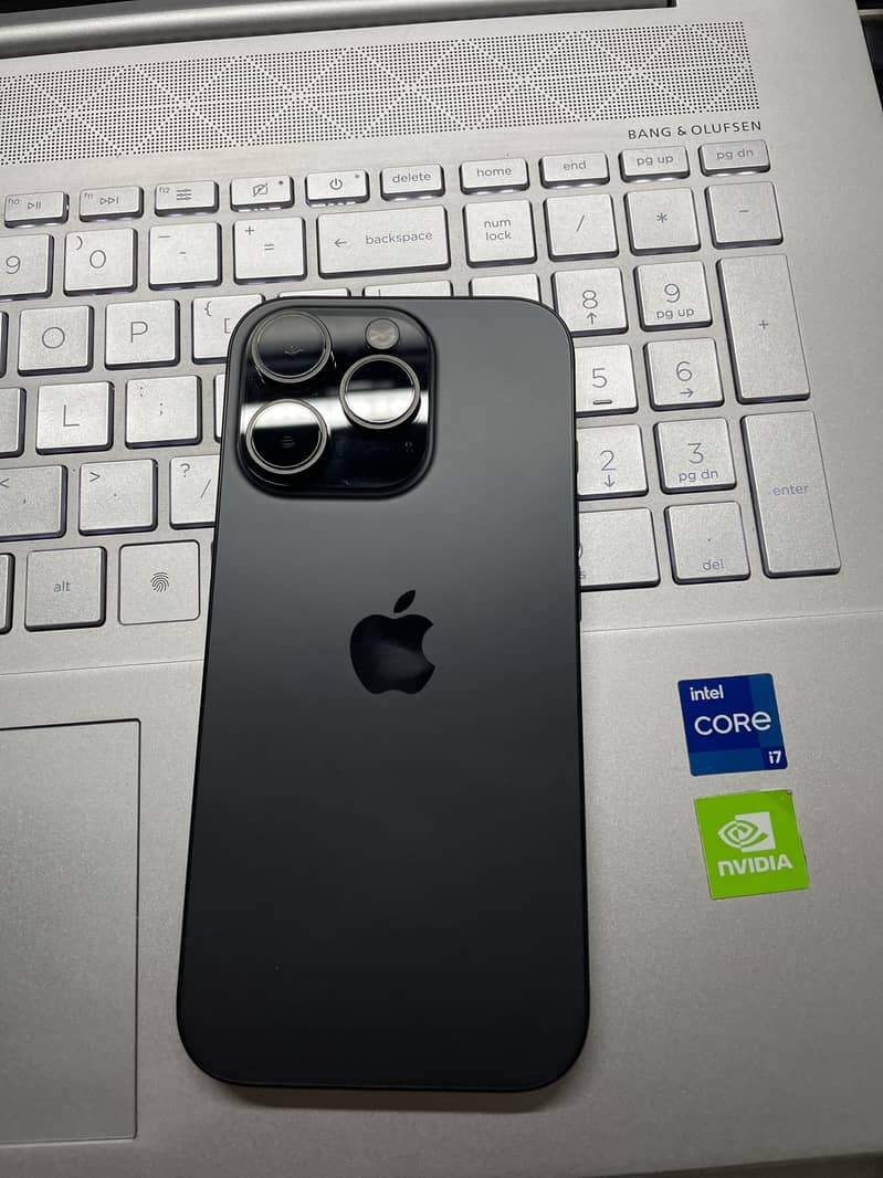 Apple iPhone 16 Pro jv 0