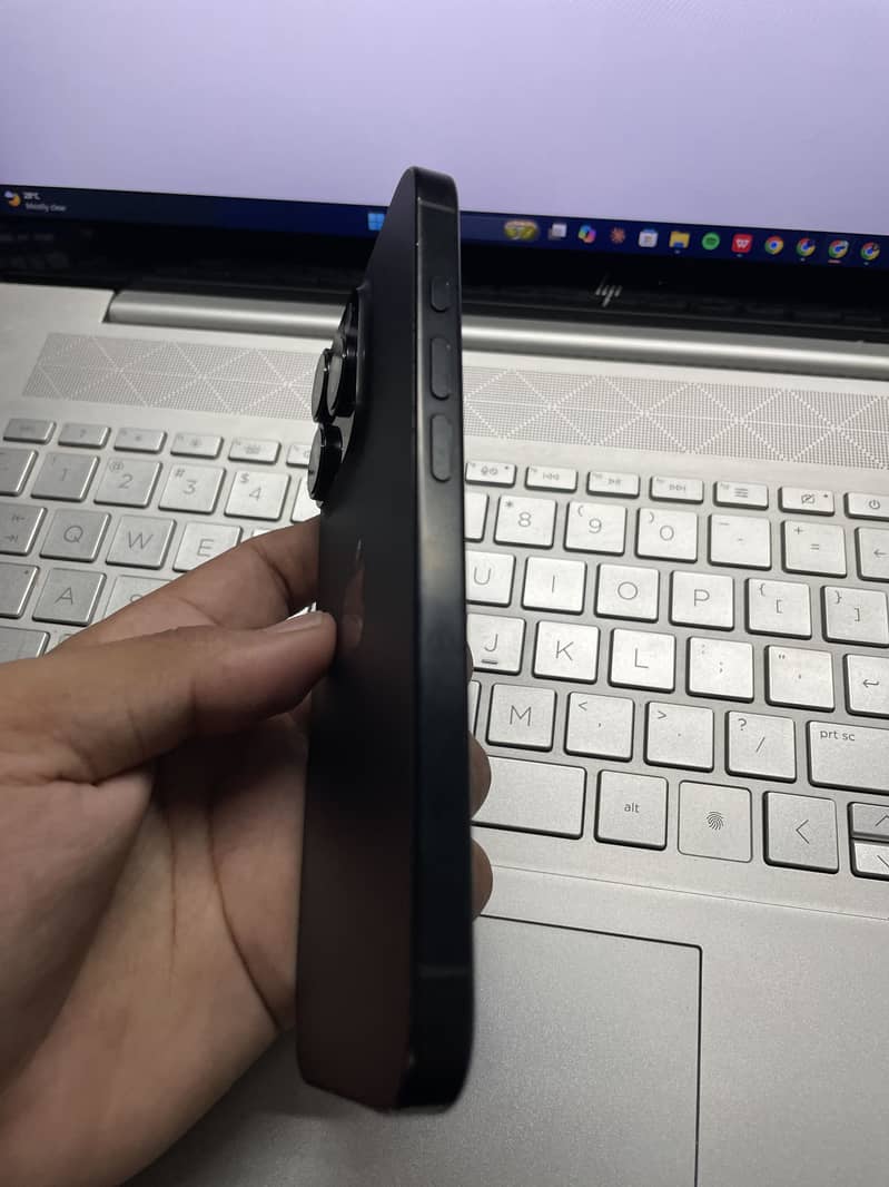 Apple iPhone 16 Pro jv 16